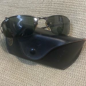 Like New Black Ray Bans